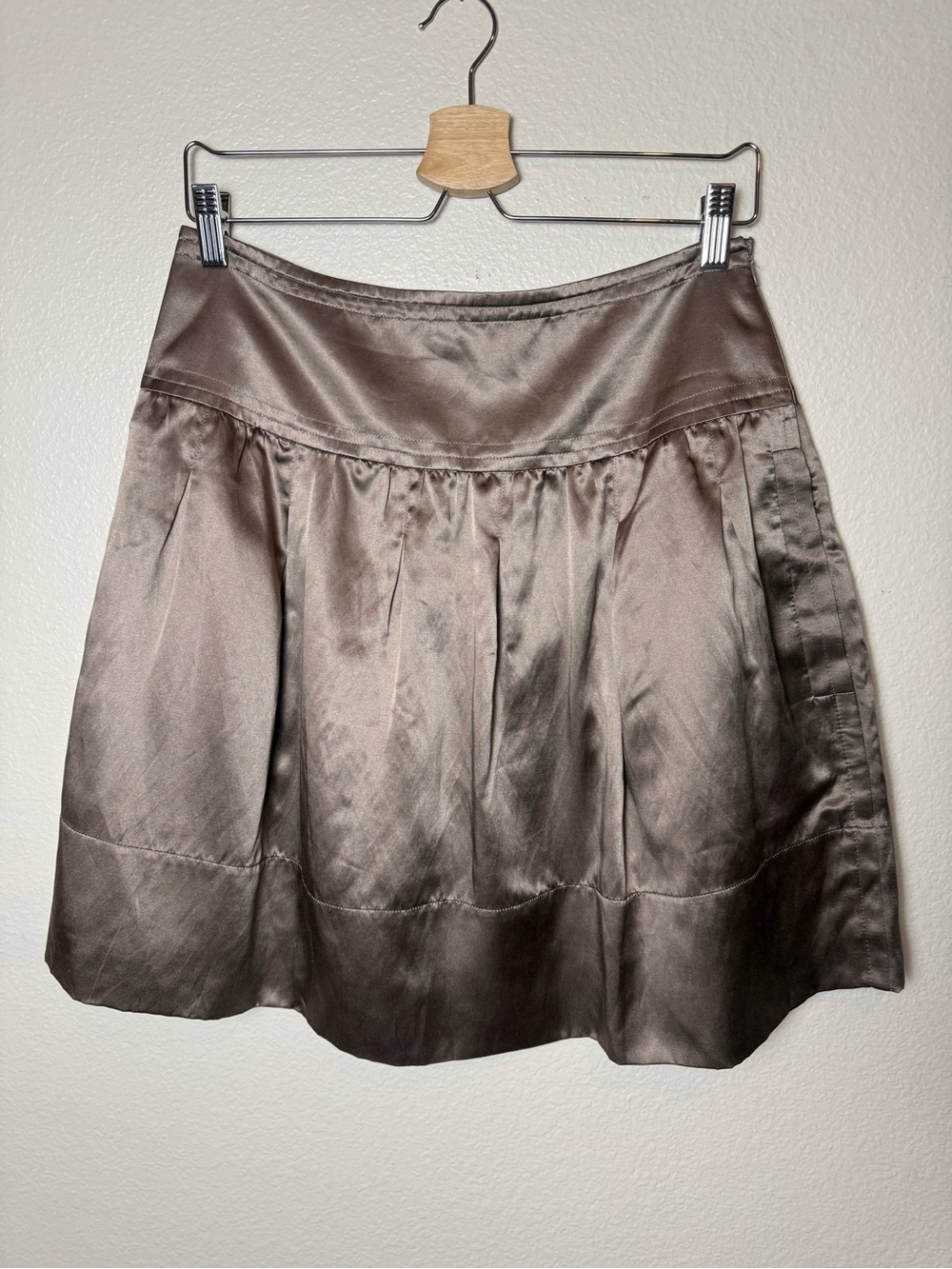 BCBGMaxAzria 59% Silk 41% CottonTaupe Satin A-Line Skirt